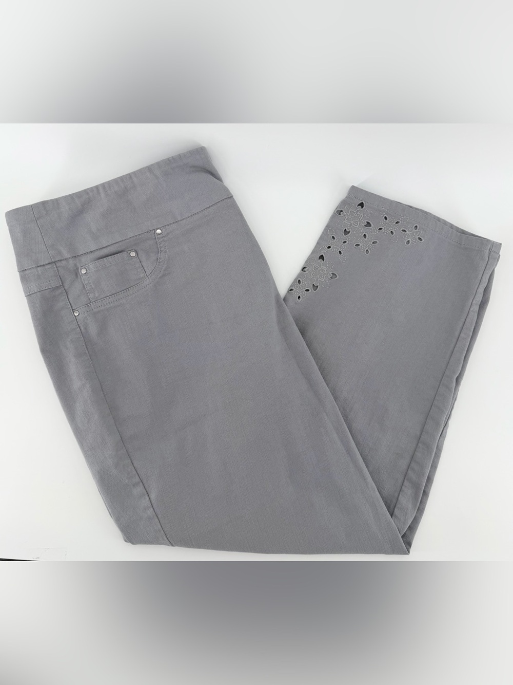 Ruby Rd. Woman Gray Pull On Open Eyelet Crop Plus Pants 20W Coastal Grandmother